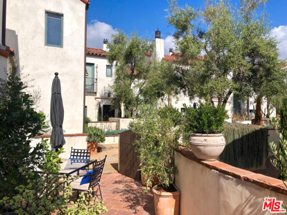 1011 Rinconada Road, Unit E Santa Barbara, CA 93101 - Photo 7 of 39