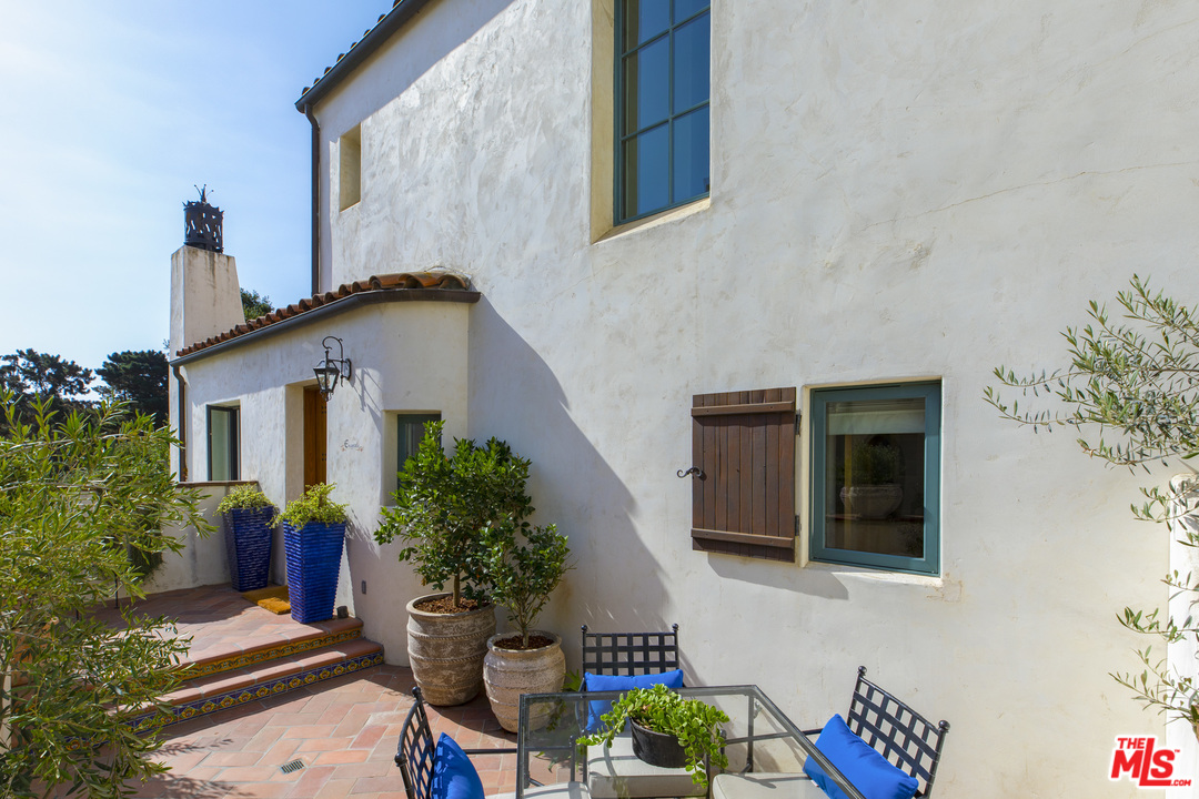 1011 Rinconada Road, Unit E Santa Barbara, CA 93101 - Photo 9 of 39