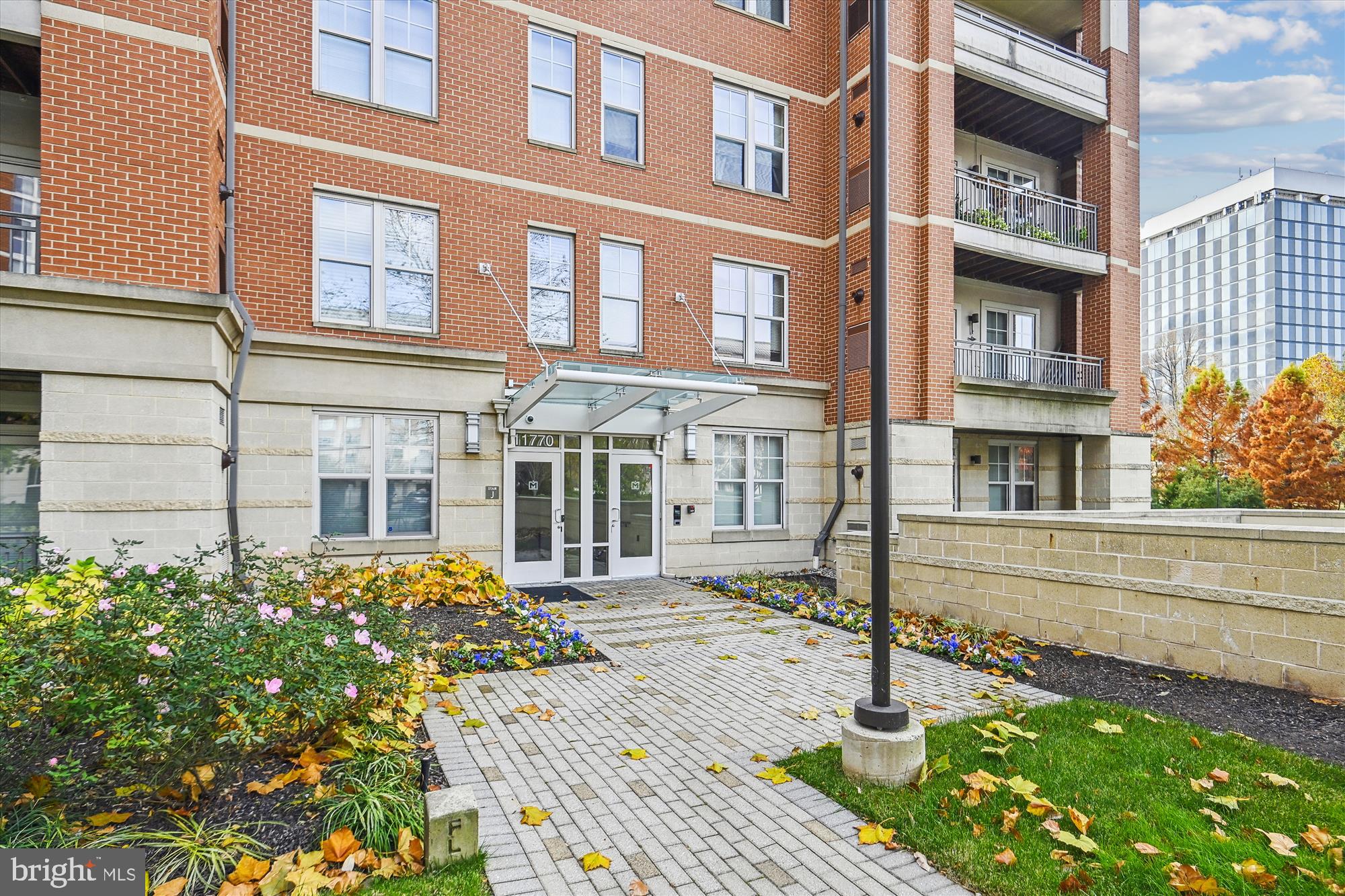 11770 Sunrise Valley Drive, Unit 422 Reston, VA 20191 - Photo 3 of 36