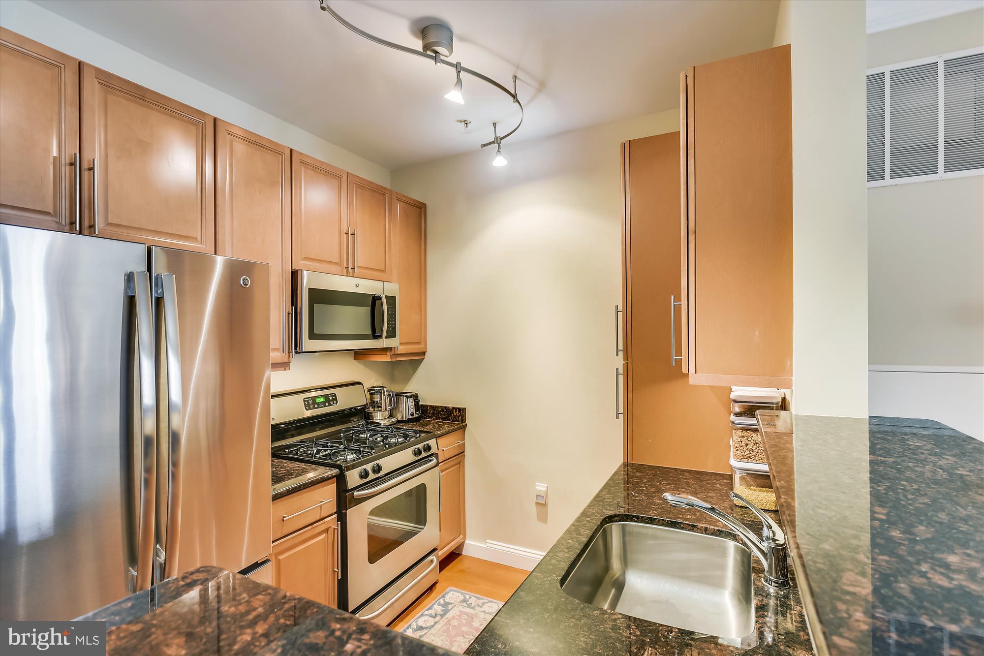 11770 Sunrise Valley Drive, Unit 422 Reston, VA 20191 - Photo 9 of 36