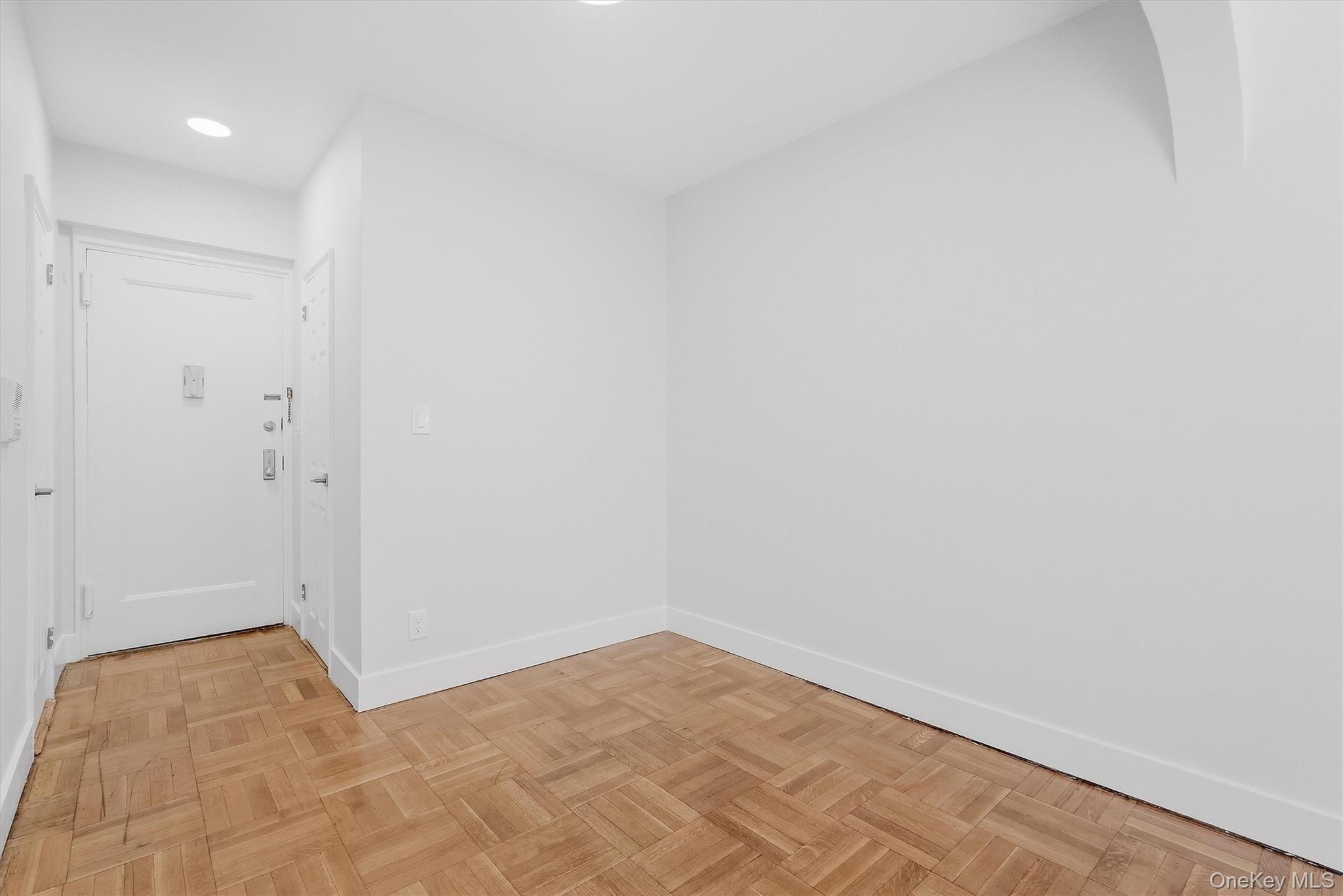 220 Pelham Road, Unit 2C New Rochelle, NY 10805 - Photo 5 of 35 Gallery Image 5
