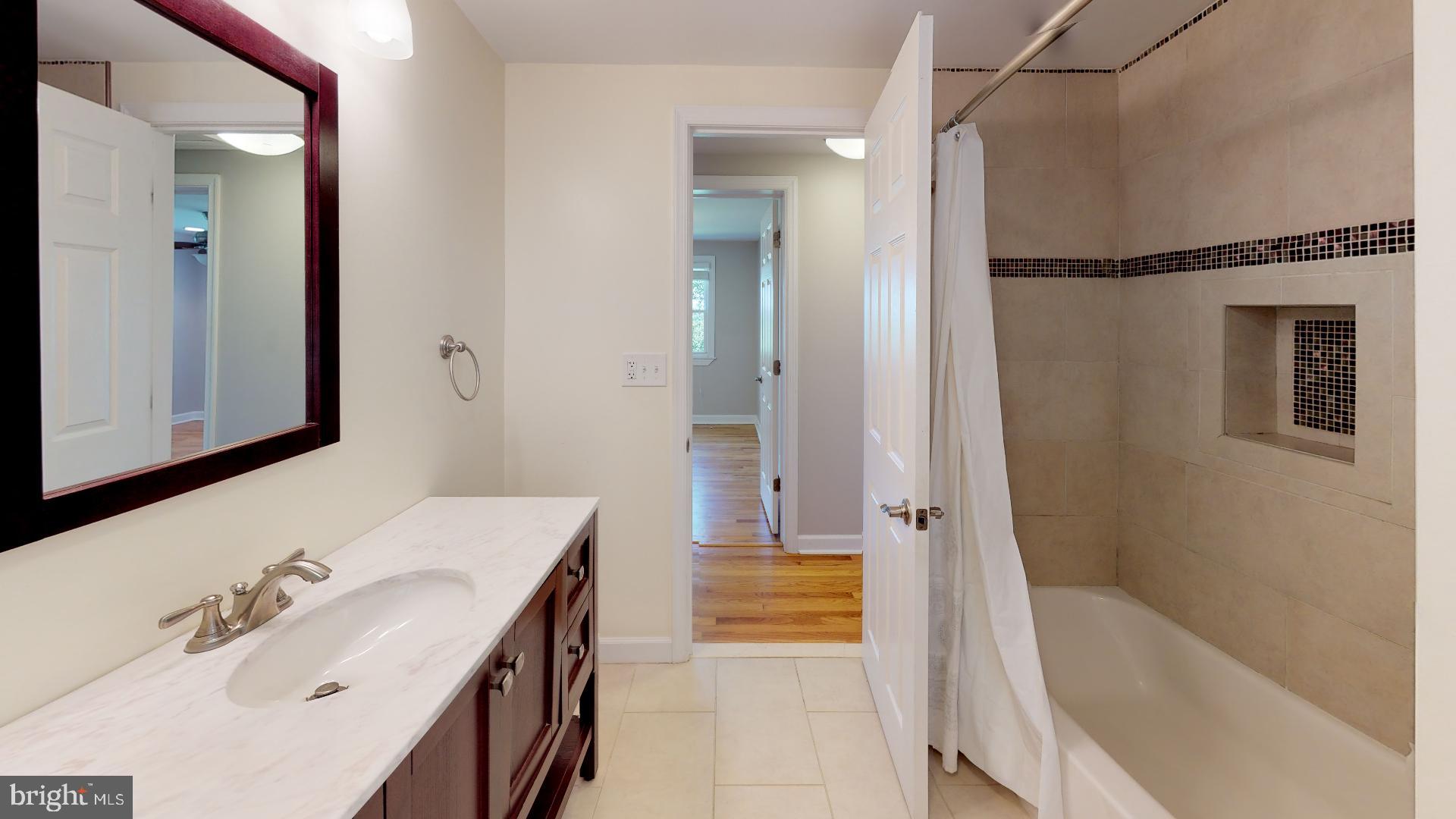 7647 Dollyhyde Road Mount Airy, MD 21771 - Photo 19 of 40 Beautiful updated tile
