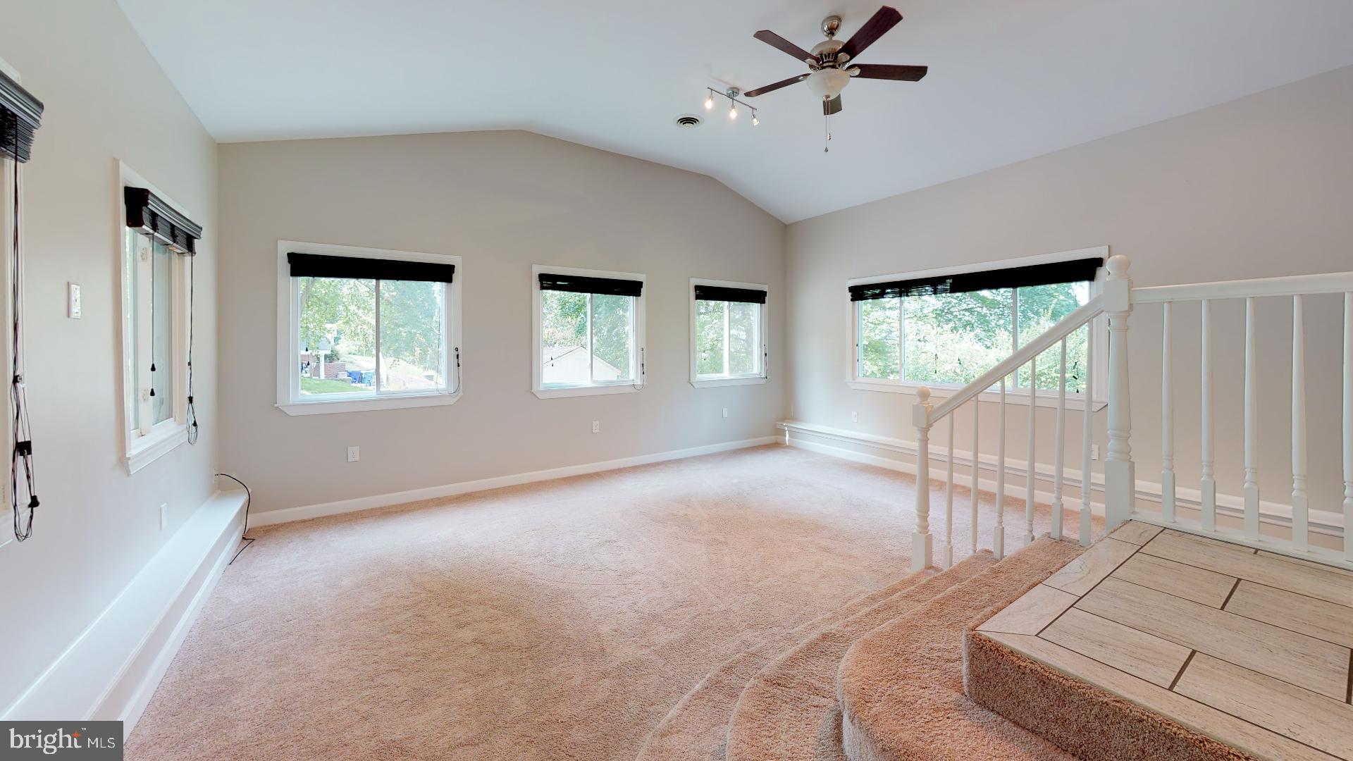 7647 Dollyhyde Road Mount Airy, MD 21771 - Photo 9 of 40 Huge family room
