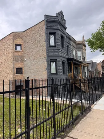 $2,300 | 818 South Karlov Avenue, Unit 1, Chicago, IL 60624