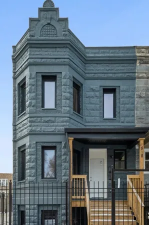 $2,300 | 818 South Karlov Avenue, Unit 1, Chicago, IL 60624