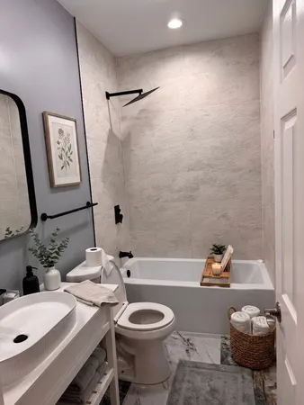 $2,300 | 818 South Karlov Avenue, Unit 1, Chicago, IL 60624