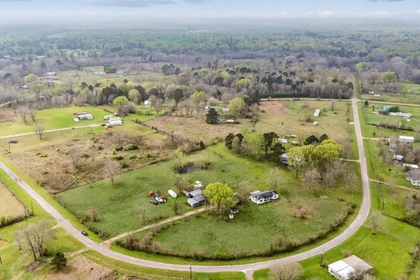 $200,000 | 300 Hay Meadow Lane, Shepherd, TX 77371