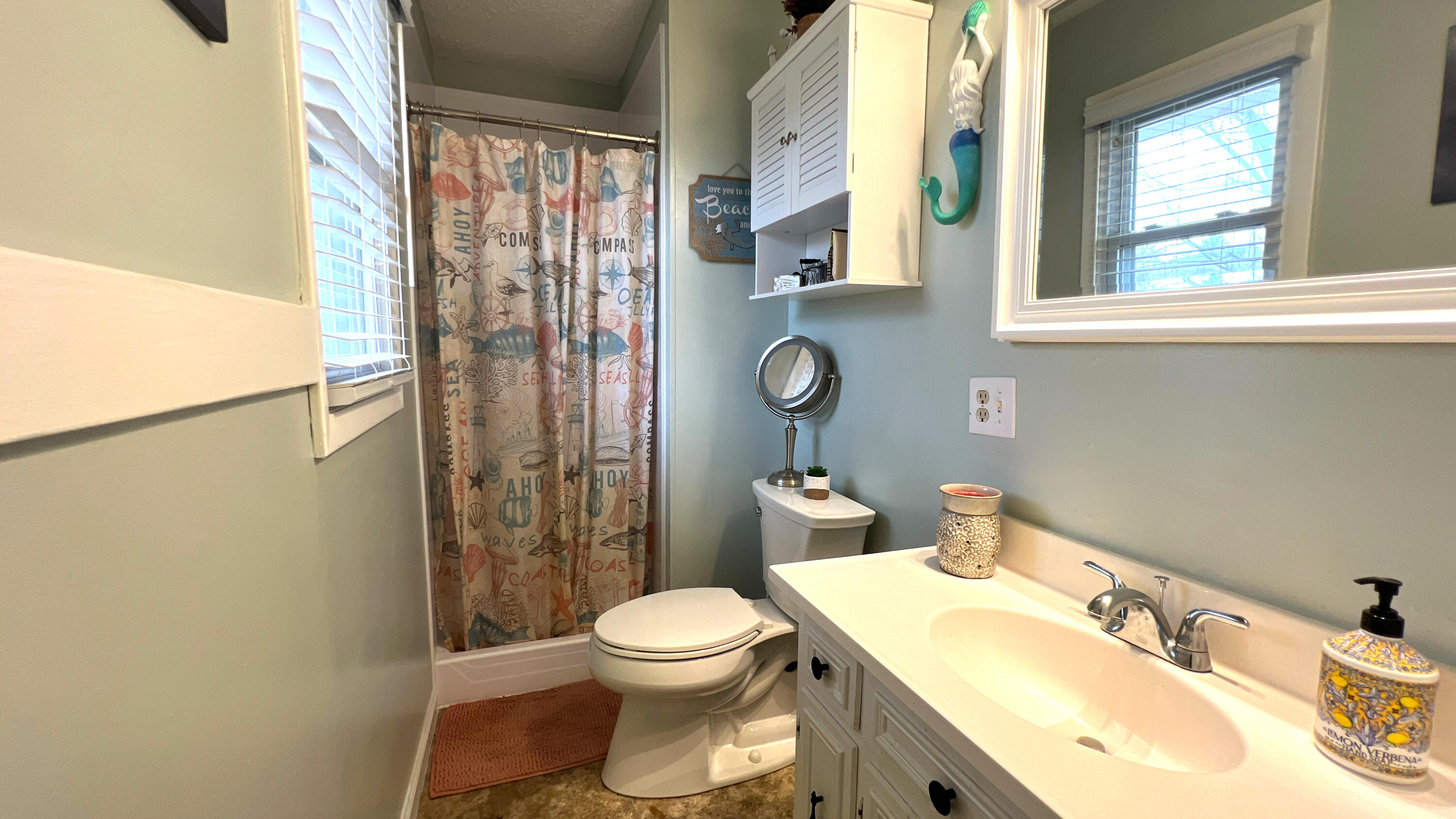 153 Cedar Grove Road Johnson City, TN 37601 - Photo 9 of 17 Owners Suite Bath Entryway