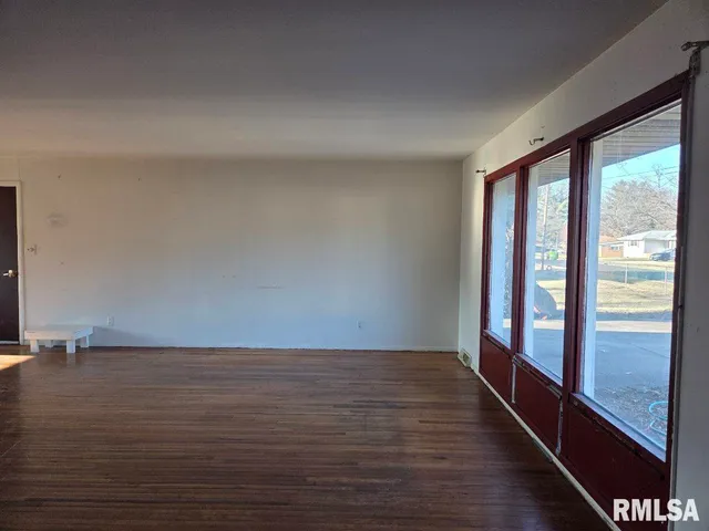 $149,900 | 531 South Barnewolt Drive, Peoria, IL 61604