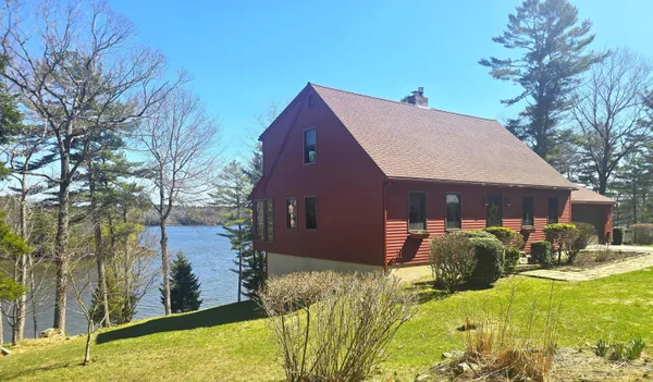 $850,000 | 208 Youngs Point Road, Wiscasset, ME 04578