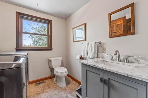 $850,000 | 208 Youngs Point Road, Wiscasset, ME 04578