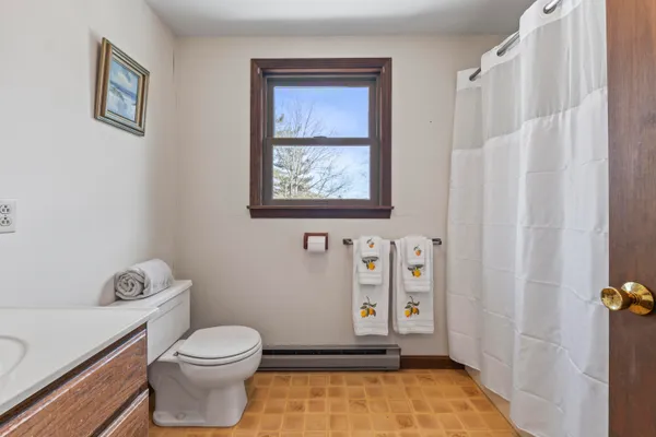 $850,000 | 208 Youngs Point Road, Wiscasset, ME 04578