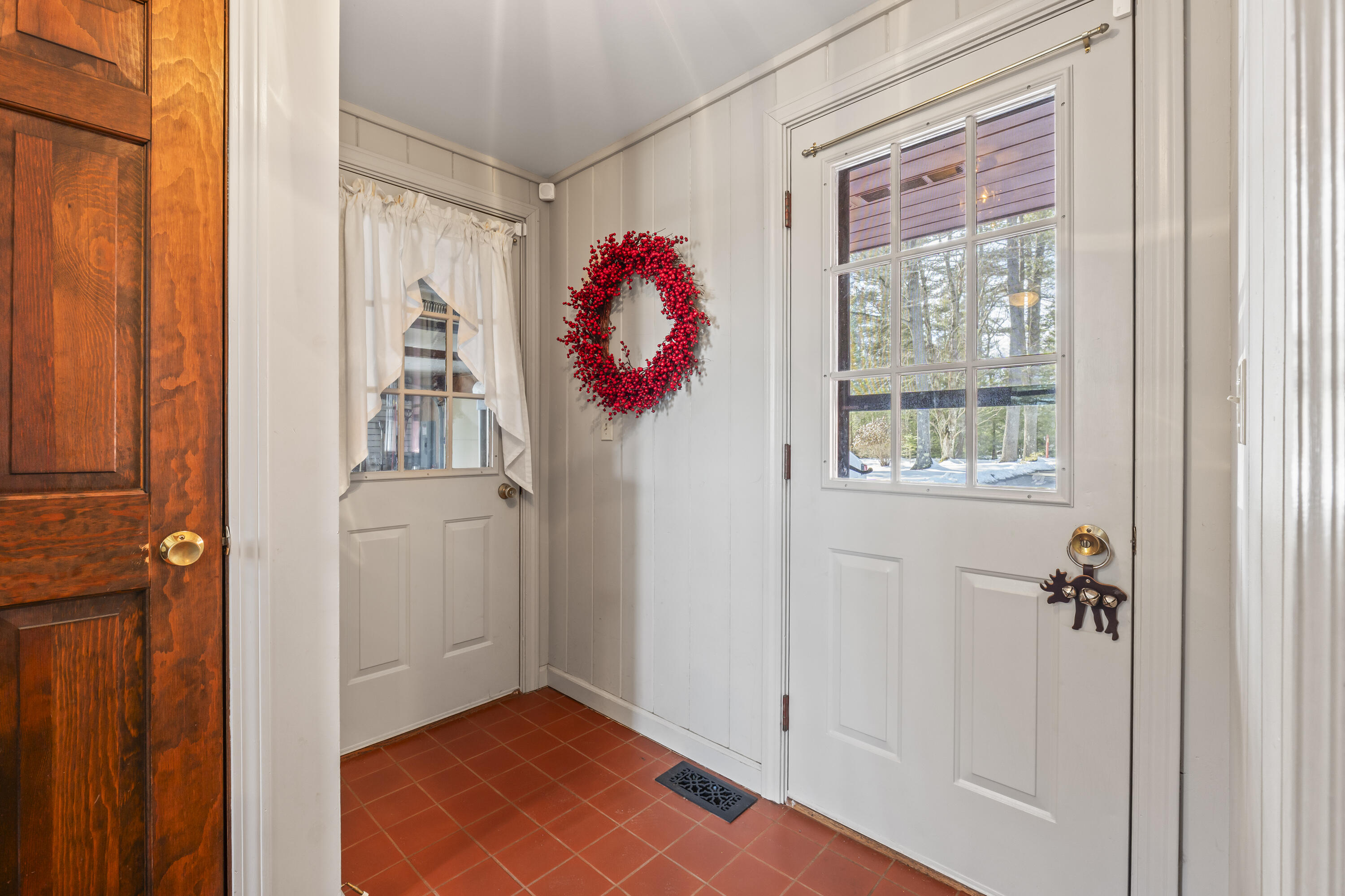 208 Youngs Point Road Wiscasset, ME 04578 - Photo 5 of 75 208 Youngs Point Rd_123