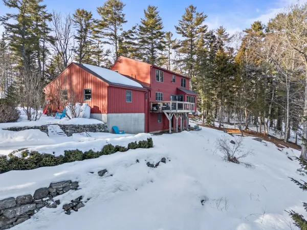 $850,000 | 208 Youngs Point Road, Wiscasset, ME 04578