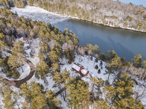 $850,000 | 208 Youngs Point Road, Wiscasset, ME 04578