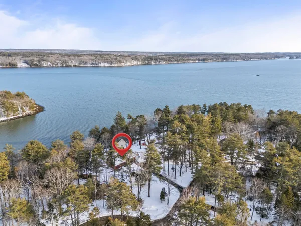 $850,000 | 208 Youngs Point Road, Wiscasset, ME 04578