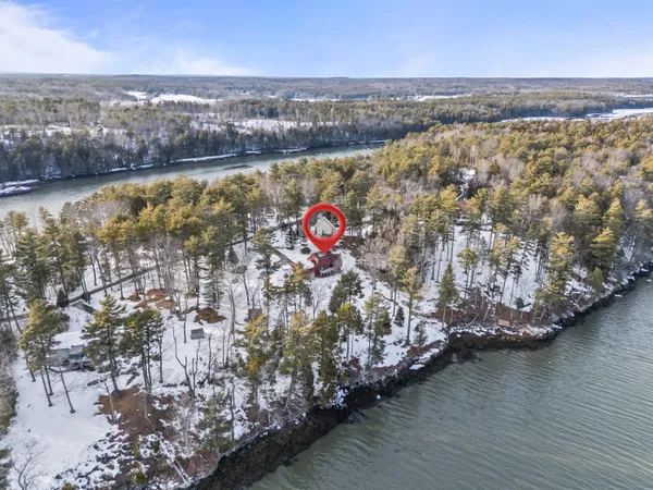 $850,000 | 208 Youngs Point Road, Wiscasset, ME 04578
