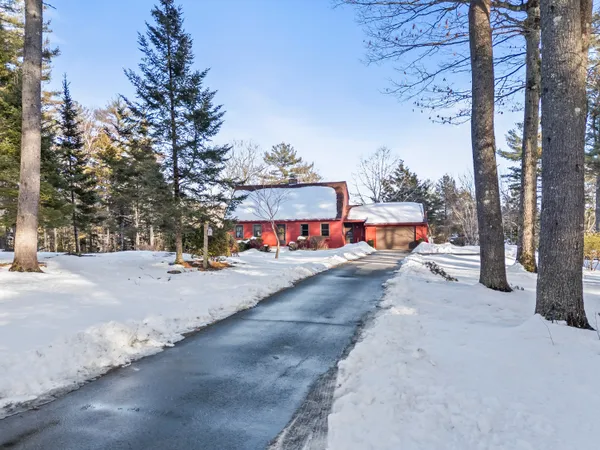 $850,000 | 208 Youngs Point Road, Wiscasset, ME 04578