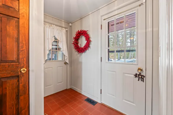 $850,000 | 208 Youngs Point Road, Wiscasset, ME 04578