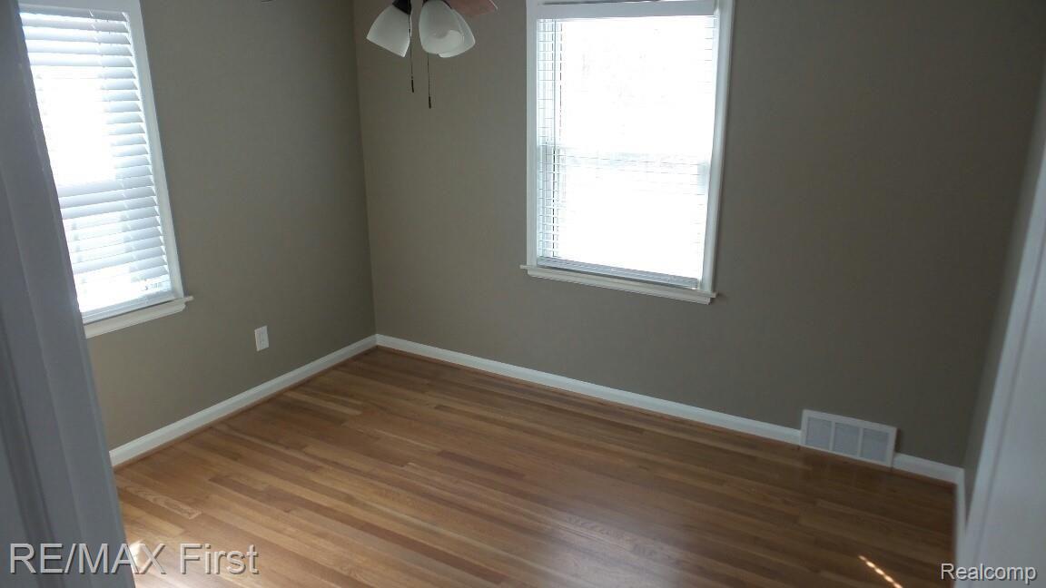 1660 Littlestone Road Grosse Pointe, MI 48236 - Photo 25 of 29 20210406_120343_resized.jpg