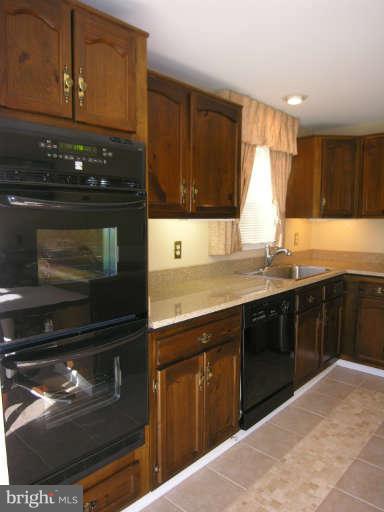 9507 Burning Branch Road Burke, VA 22015 - Photo 20 of 28 Kitchen
