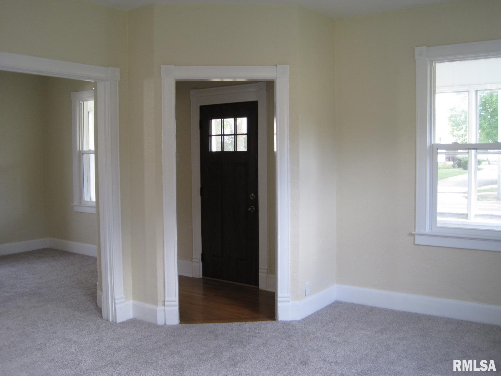 605 Walnut Street Washington, IL 61571 - Photo 4 of 42 Gallery Image 4