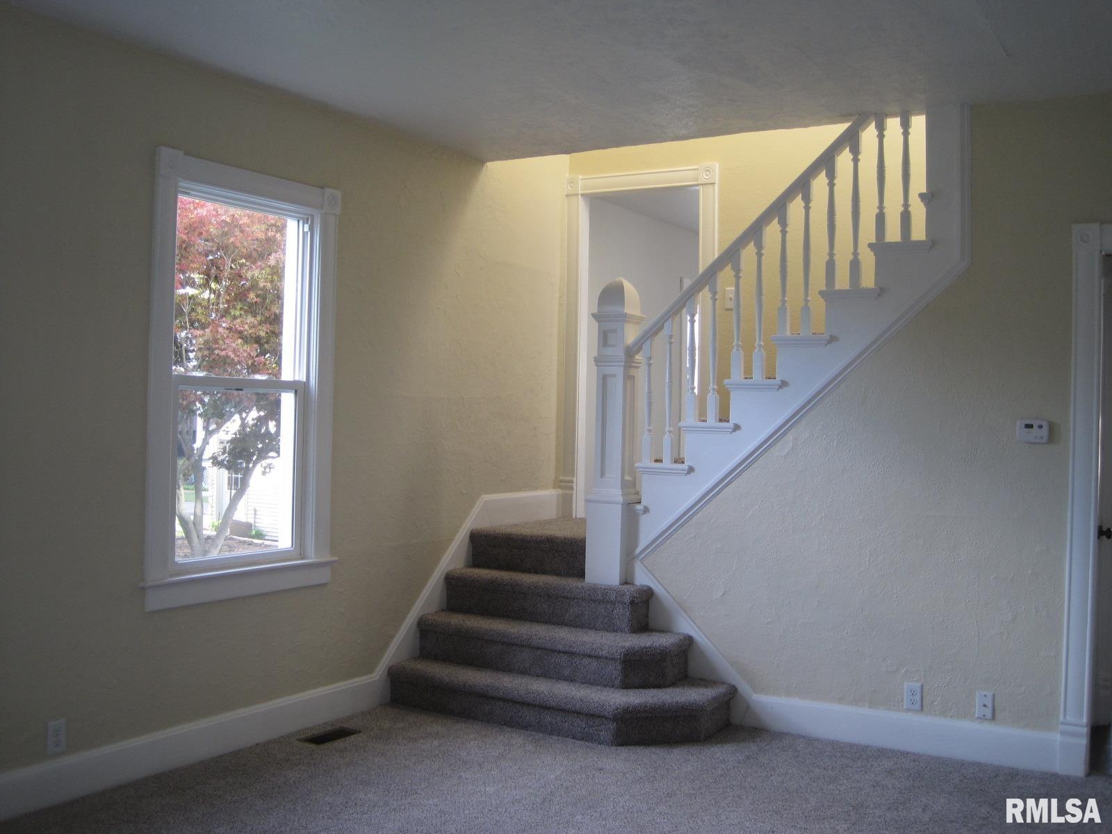 605 Walnut Street Washington, IL 61571 - Photo 6 of 42 Gallery Image 6