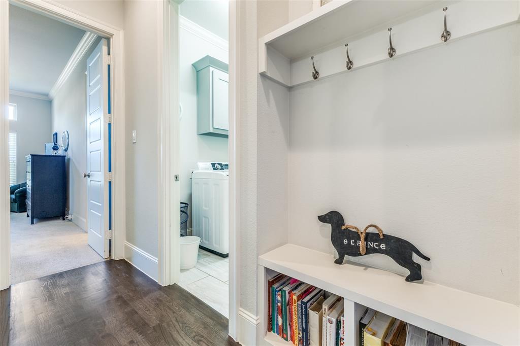 4008 North Cresthaven Road Dallas, TX 75209 - Photo 19 of 37 a bathroom with a sink and mirror