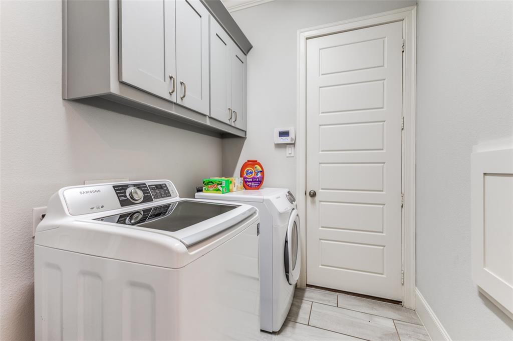4008 North Cresthaven Road Dallas, TX 75209 - Photo 20 of 37 a utility room with dryer and washer