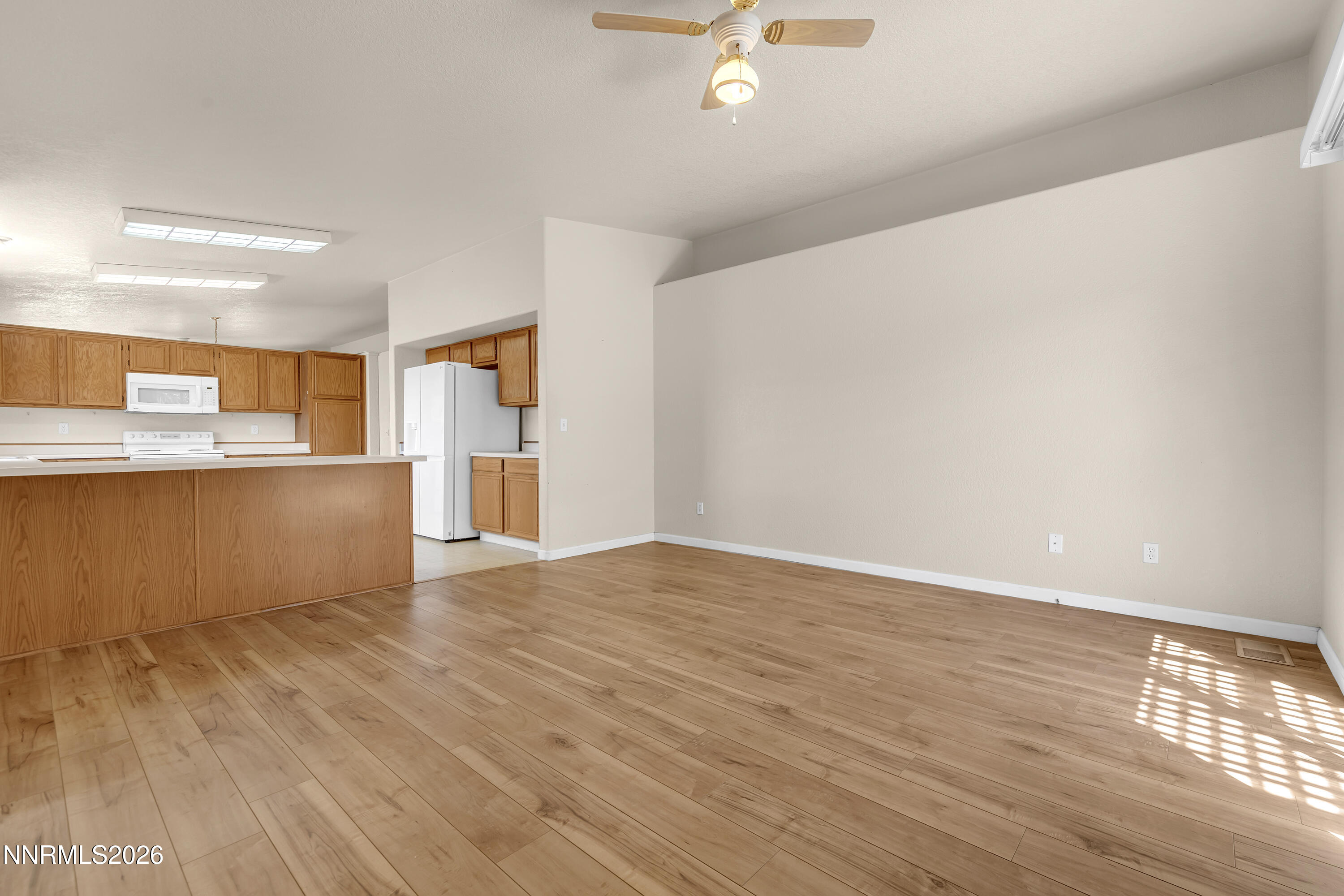 5486 Trapper Court Sun Valley, NV 89433 - Photo 16 of 37 Trapper5486-016