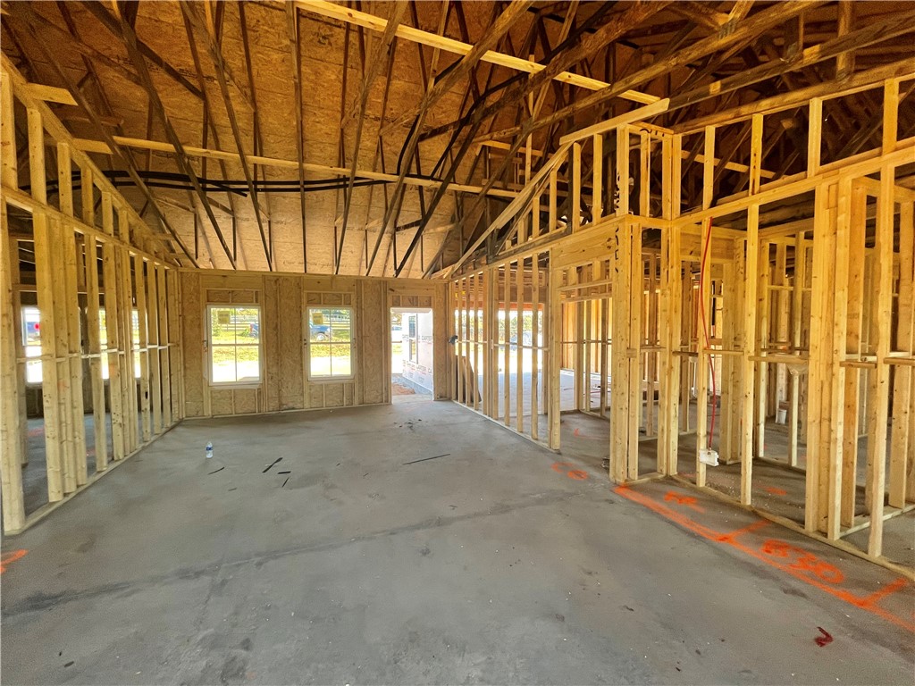 362 Winstead Road West Union, SC 29696 - Photo 8 of 22 Great room with vault