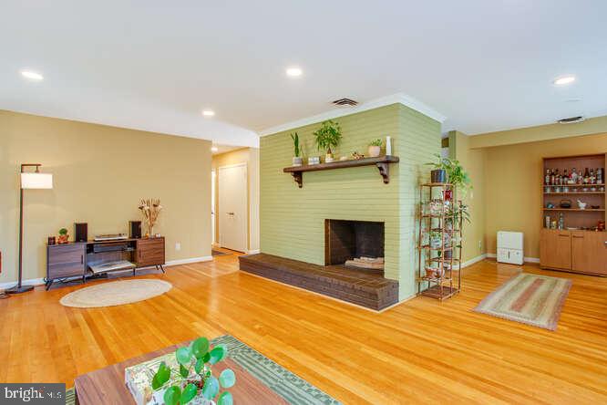 3517 Old Post Road Fairfax, VA 22030 - Photo 5 of 73