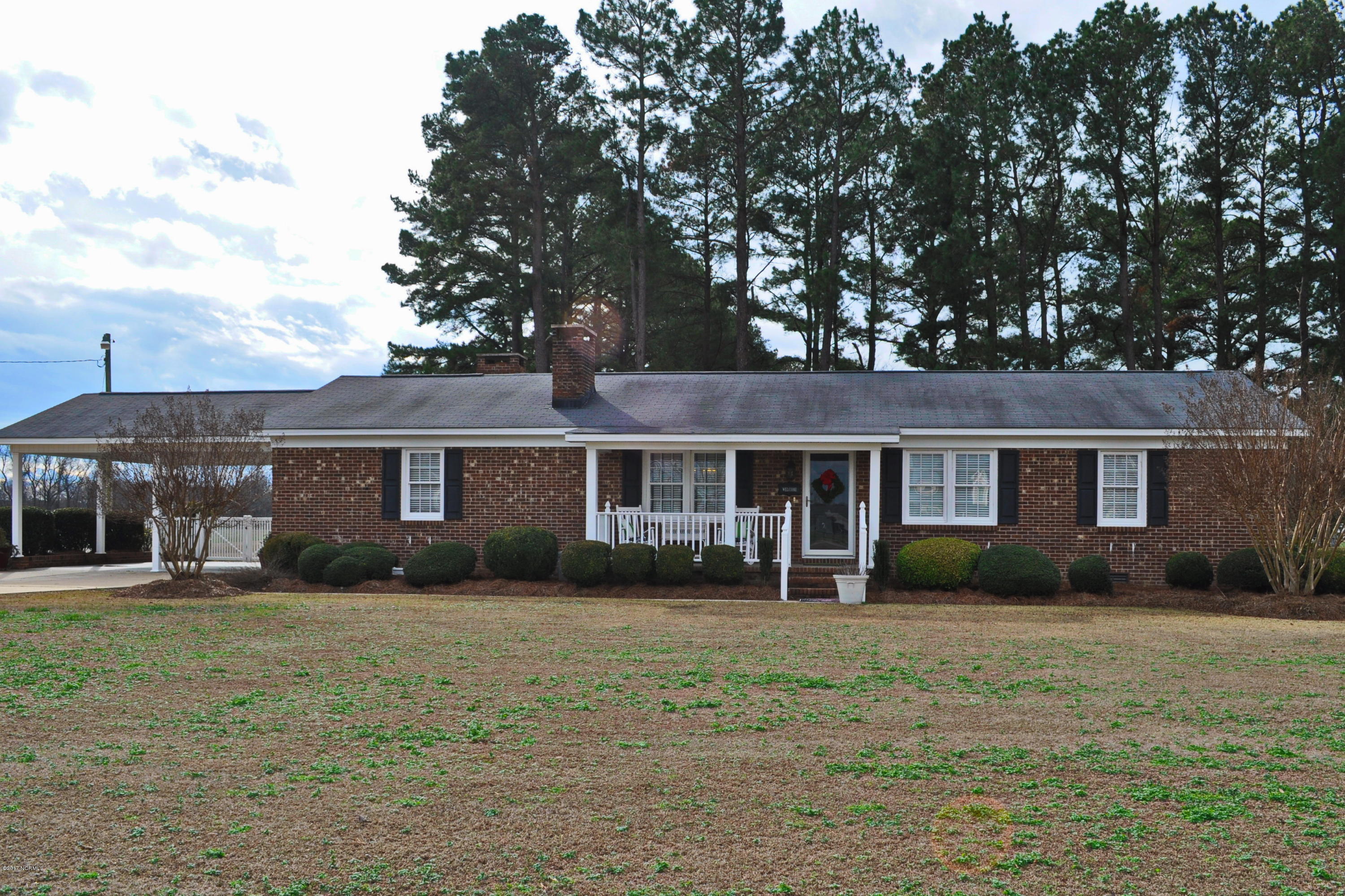 7516 Woodbridge Road Stantonsburg, NC 27883 - Photo 1 of 28 Main View
