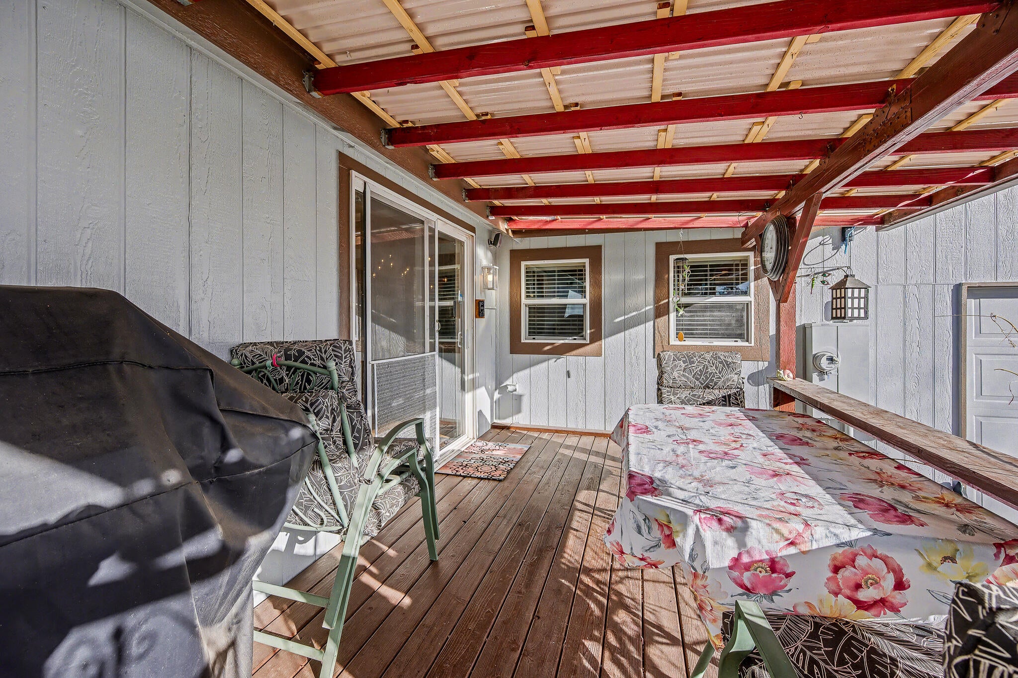 16065 Twin Lakes Road Powell Butte, OR 97753 - Photo 9 of 26 Side deck