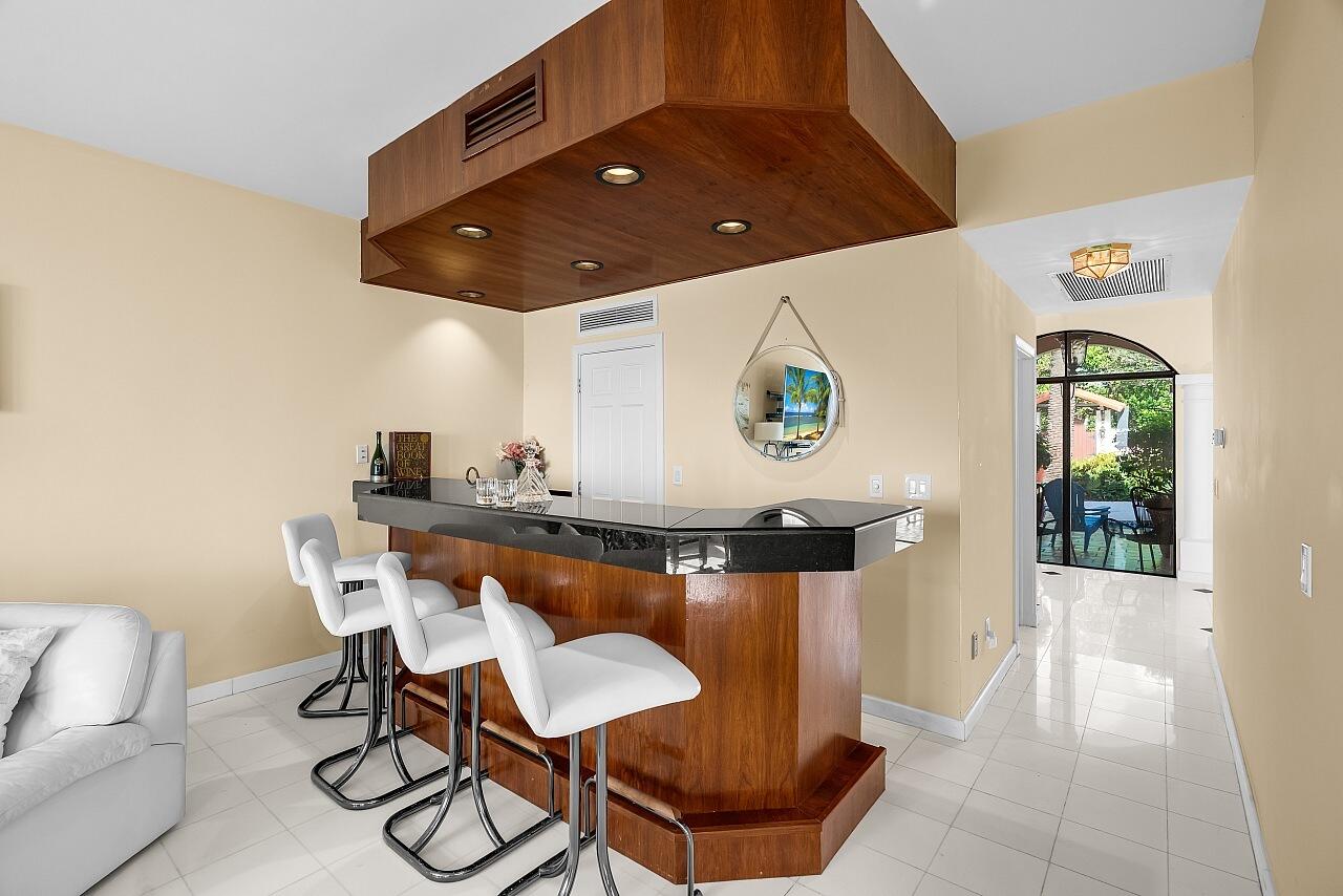 1 Ocean Lane Manalapan, FL 33462 - Photo 37 of 95 Bar in family room