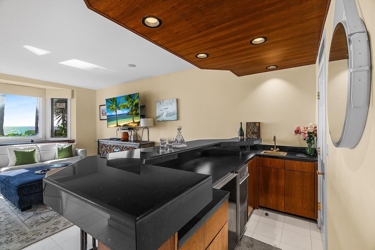 1 Ocean Lane Manalapan, FL 33462 - Photo 38 of 95 Bar in Family Room