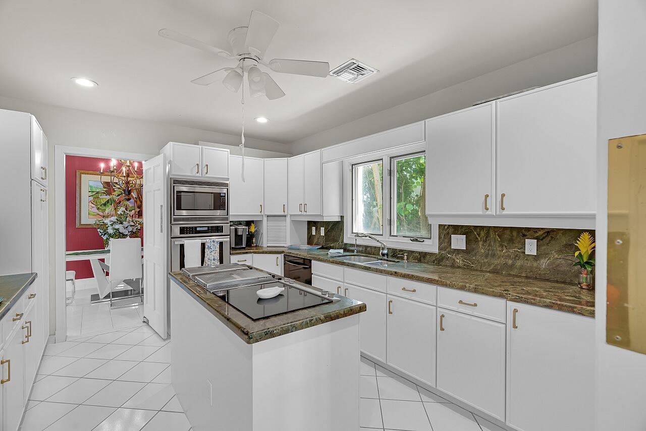 1 Ocean Lane Manalapan, FL 33462 - Photo 42 of 95 Kitchen & Casual eating