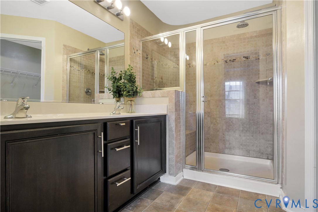 50 Transit Lane Newport News, VA 23601 - Photo 25 of 39 Dual Vanity