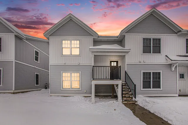 $299,900 | 2106 Sherwood Avenue, Holland, MI 49423