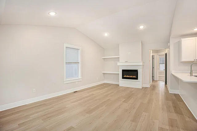 $299,900 | 2106 Sherwood Avenue, Holland, MI 49423