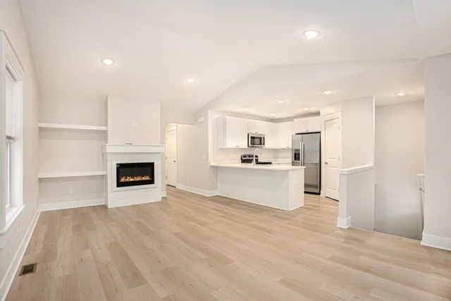 $299,900 | 2106 Sherwood Avenue, Holland, MI 49423