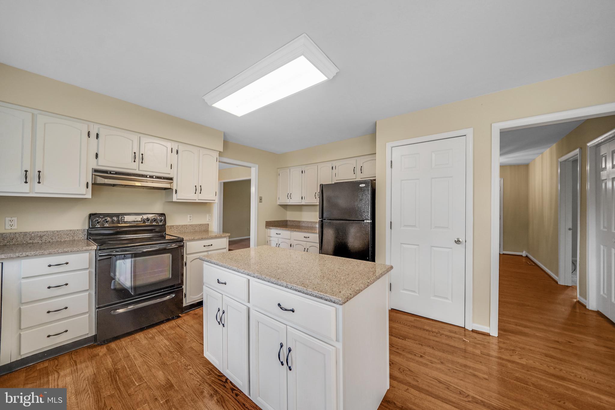 824 Meadowview Road Kennett Square, PA 19348 - Photo 9 of 39 Kitchen with island