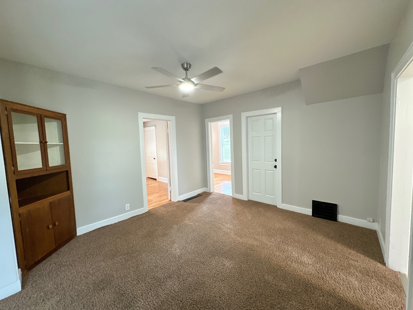 438 Ada Street, Unit 1 Cary, IL 60013 - Photo 13 of 28 Gallery Image 13