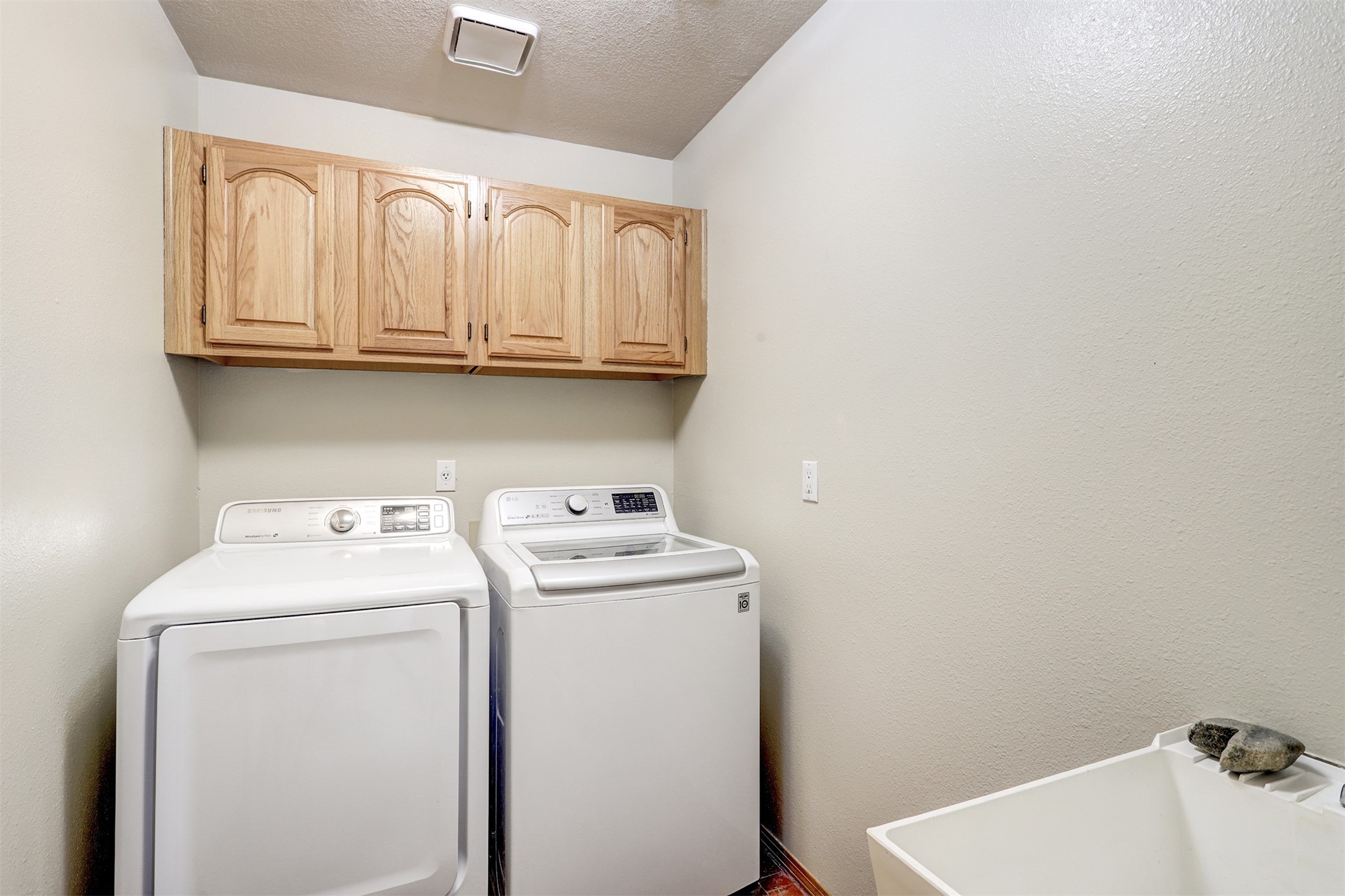 10 Carlito Road Santa Fe, NM 87508 - Photo 27 of 32 Laundry room