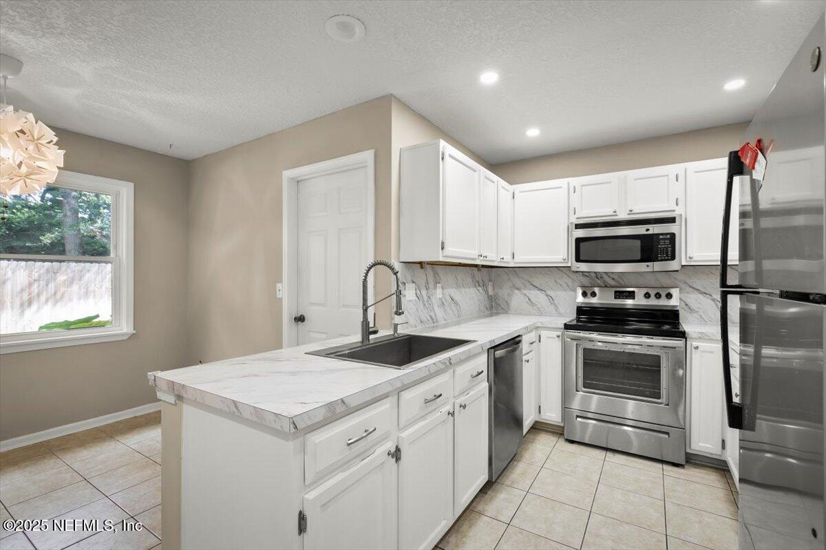 370 Tilefish Court Jacksonville, FL 32225 - Photo 13 of 37 20-JAXREP_370_Tilefish_Ct_Jacksonville_F