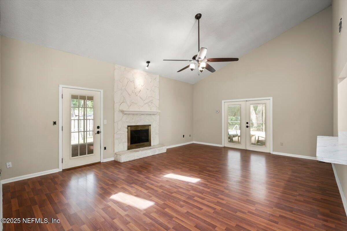 370 Tilefish Court Jacksonville, FL 32225 - Photo 9 of 37 17-JAXREP_370_Tilefish_Ct_Jacksonville_F