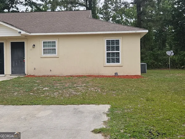 $1,300 | 107 Lively Oaks Drive, Kingsland, GA 31548