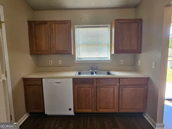 $1,350 | 107 Lively Oaks Drive, Kingsland, GA 31548