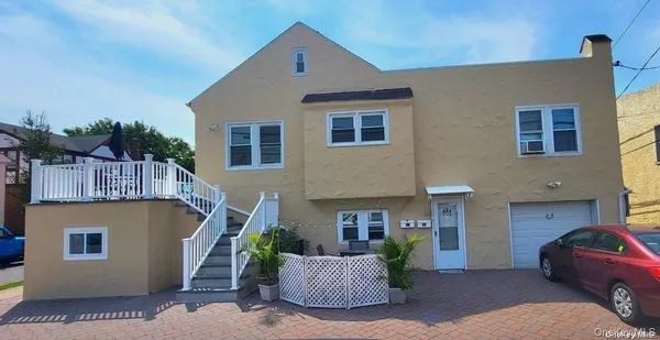 $2,800 | 147 Mitchell Avenue, Unit 1, Long Beach, NY 11561