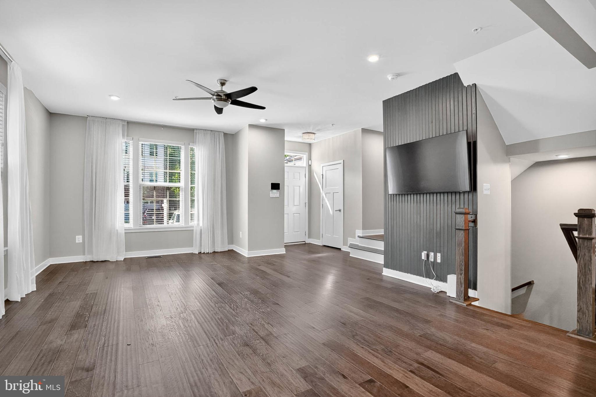2716 Fredericksburg Road Hanover, MD 21076 - Photo 5 of 36 Living Room w/ 9ft ceilings